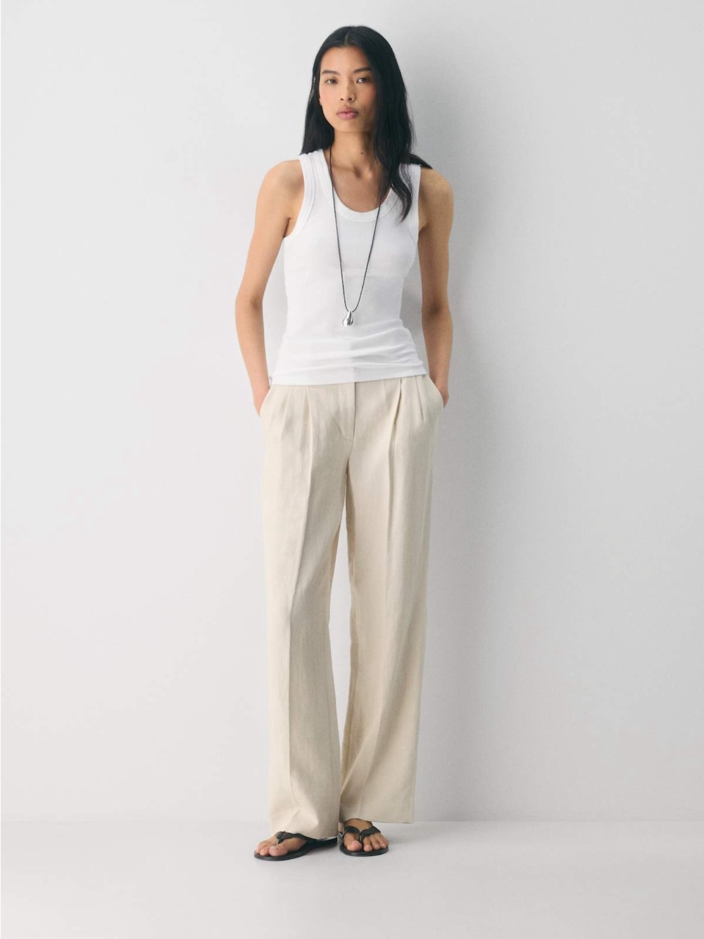 Aritzia The Effortless Pant™ - PowerLinen™ 4 short